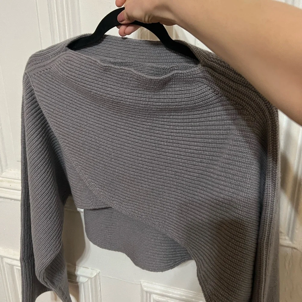 Beautiful Lattelier Cropped Sweater - Picture 6 of 7